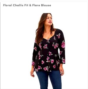 Torrid 1X floral challis fit n flare blouse! The cutest A-line shirt w/ darts!